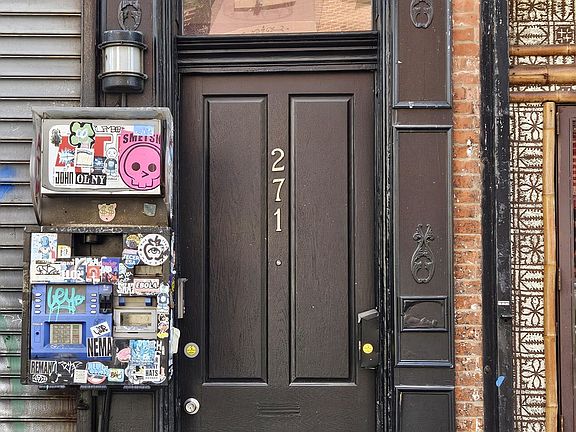 2nd image of 271 Smith St #2