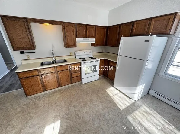 15 Kennebec Rd #A, Hampden, ME 04444