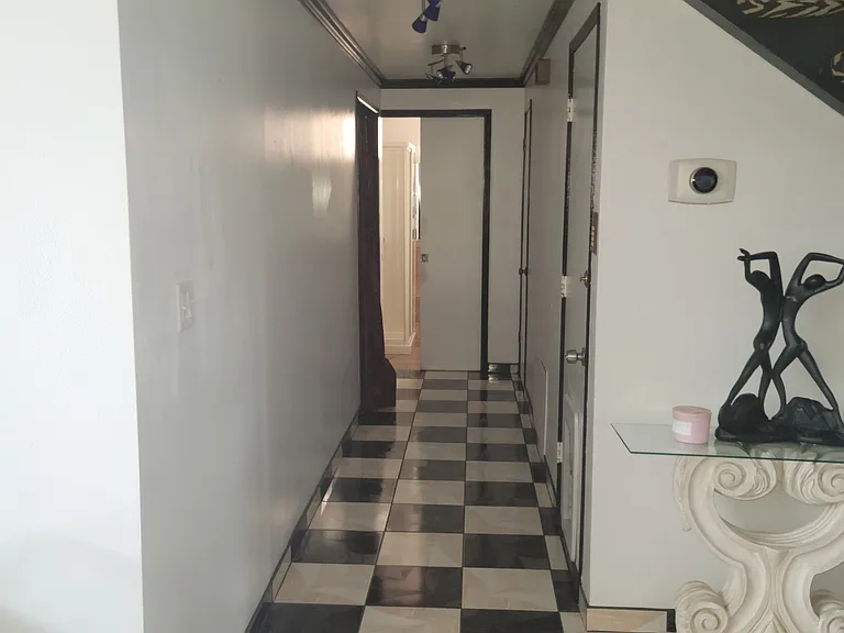 19820 Ingomar St — Photo 2