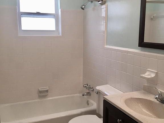 5th image of 378 Woodland Ave #380