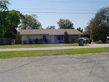 5th image of 1592 Valencia Ave