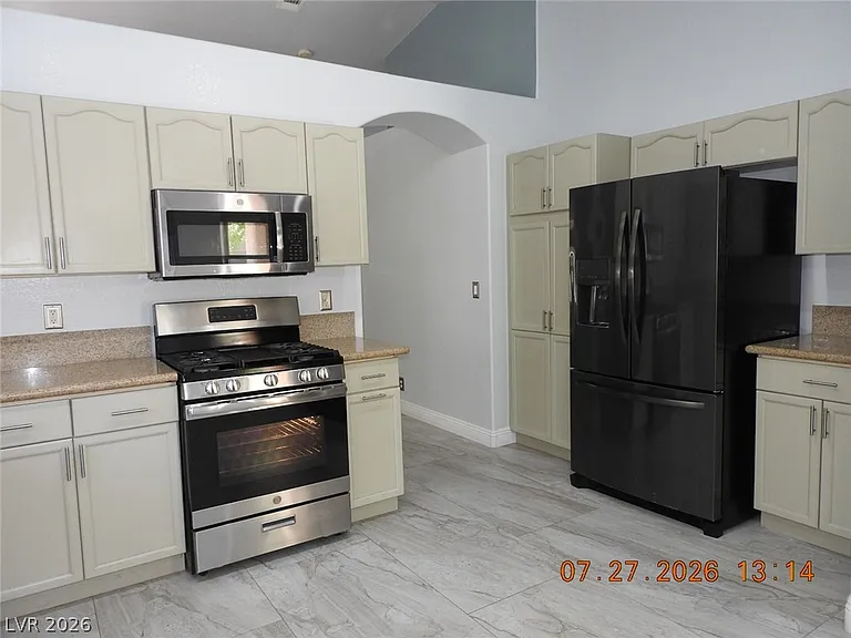 4533 Chestnut Blaze Dr — Photo 10