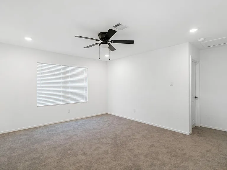 5307 Sleepy Fox Ln — Photo 13