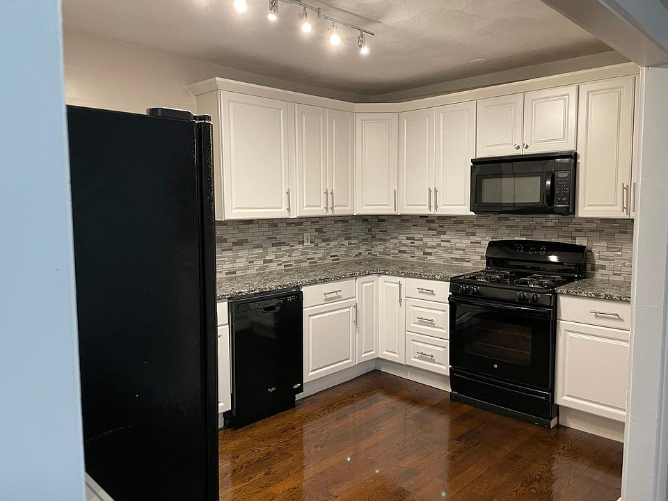 1st image of 34 Bellevue St #34B