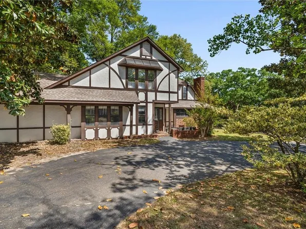 1361 Dellwyn Ct, Mobile, AL 36695