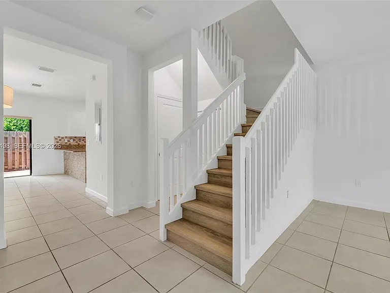 582 NE 207th St #582 — Photo 9