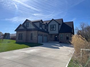 203 Canaan Ct, Mooresville, IN