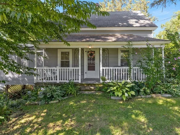 14 Wood St, Hopkinton, MA 01748