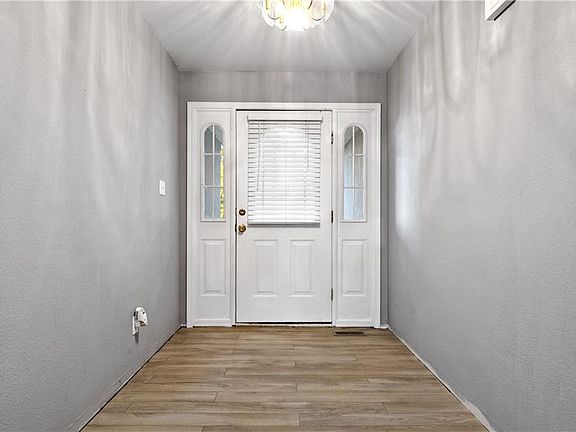 4th image of 600 High Prairie Pl
