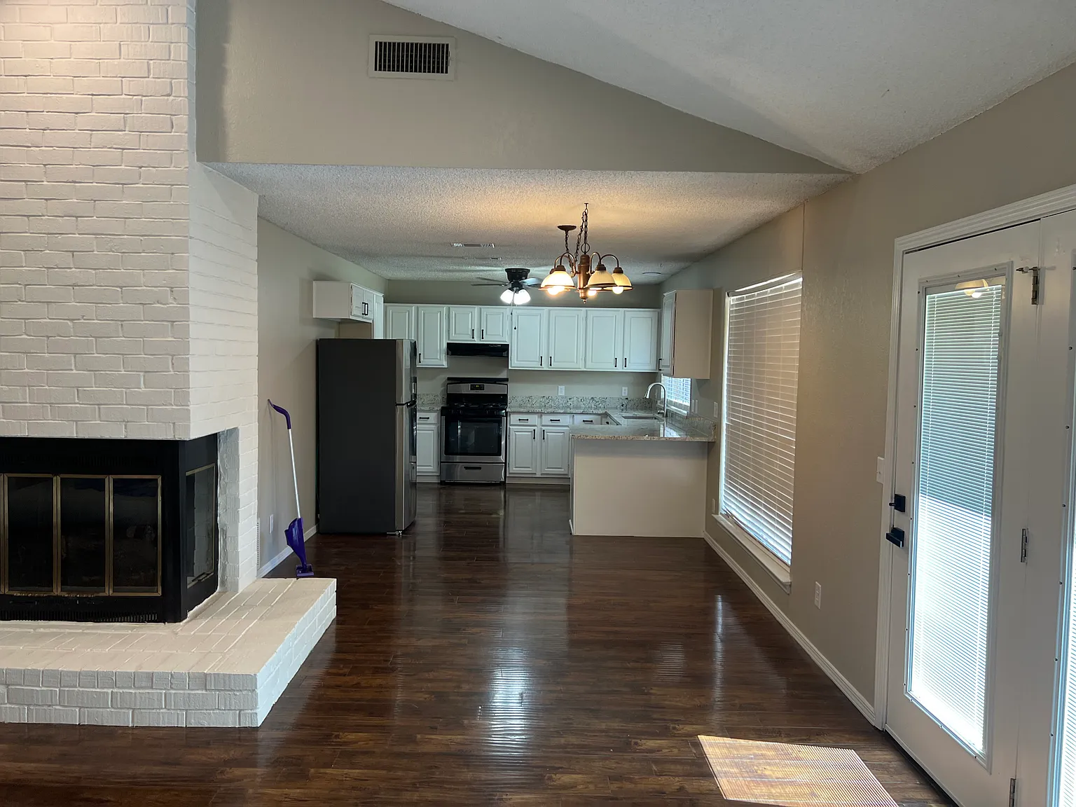 3 bed, 1485 sqft, $2,600 — Photo 3