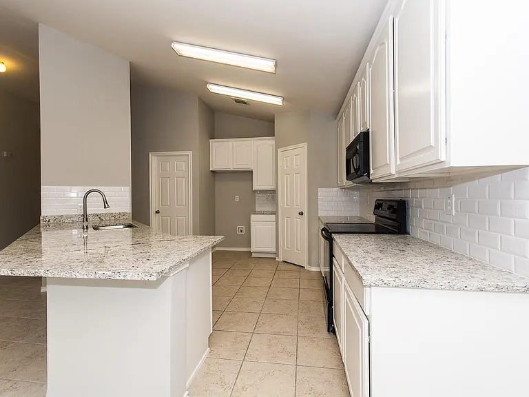 1413 Gordon Dr — Photo 17