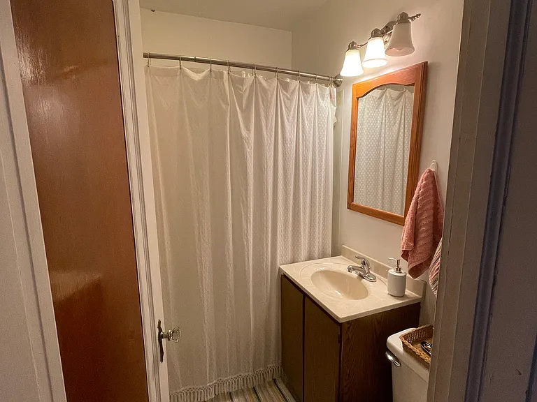 1411 E 3rd St #2 — Photo 7