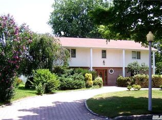 26 Meadow Rue Lane, east northport, NY 11731
