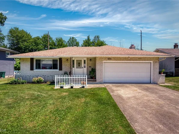 6273 Gale Dr, Seven Hills, OH 44131