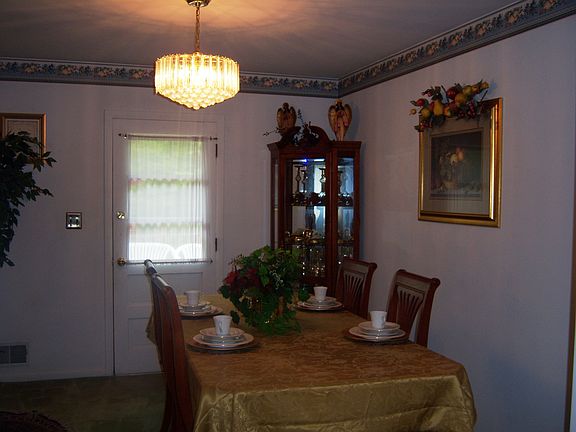 Dining Room w/access to Deck