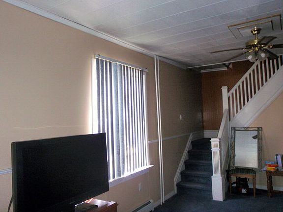 3rd image of 638 E Pine St