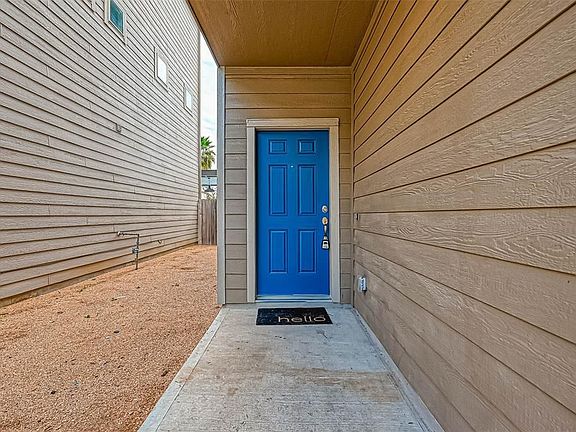3rd image of 3115 Roseland Terrace Ln
