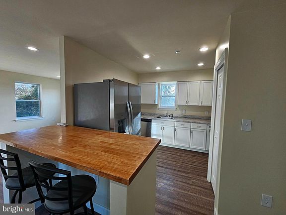 5th image of 26404 Franklin Ln