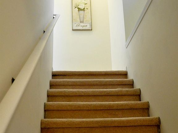 2nd image of 3141 Primrose Ln