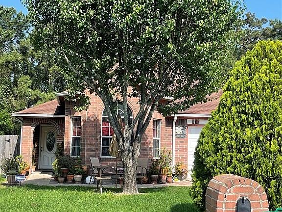 3rd image of 710 Saint Edwards Green Dr