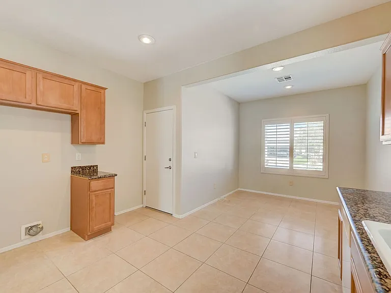 7925 Fantail Dr — Photo 18