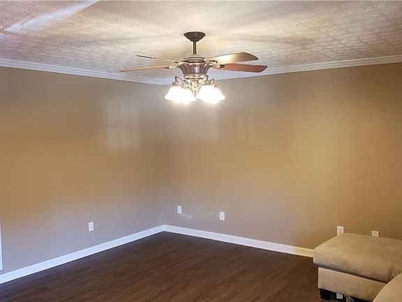 2nd image of 2752 Valley Green Dr