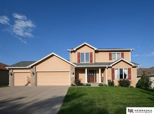 5501 Rockford Dr, Lincoln, NE 68521