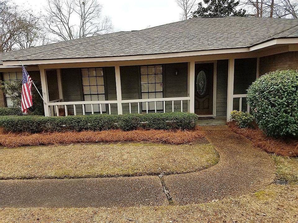 1st image of 328 Millcreek Dr