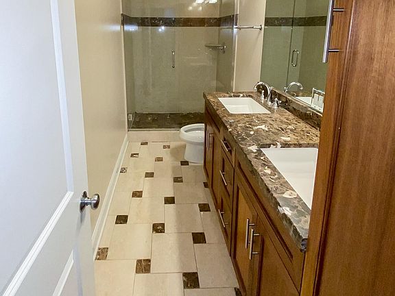 5th image of 3231 N Kenmore Ave #1NN