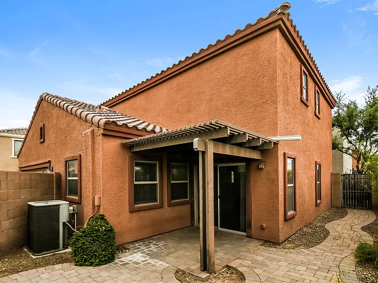 2707 E Bart St — Photo 16