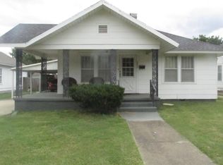 805 W 2nd St, Coffeyville, KS 67337