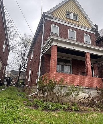 3rd image of 757 Franklin Ave