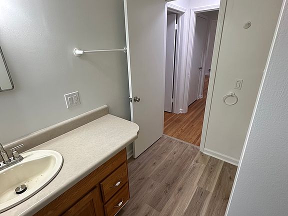 5th image of 3934 Burton Ave #1