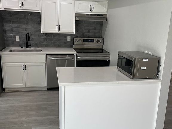 3rd image of 4652 Matilda St #H