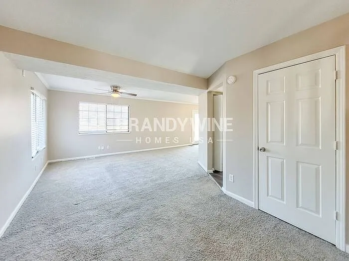 605 Woods Crossing Ln — Photo 14
