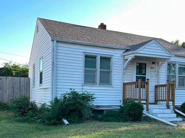 1869 Platt St, Manhattan, KS 66502