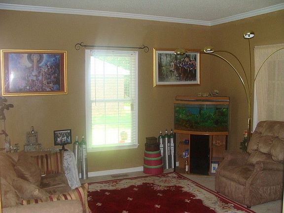 3rd image of 2615 Ponderosa Dr