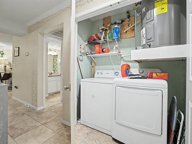 501 W 26th St #210 — Photo 29