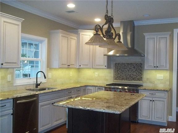 2nd image of 120 N Nassau Ave
