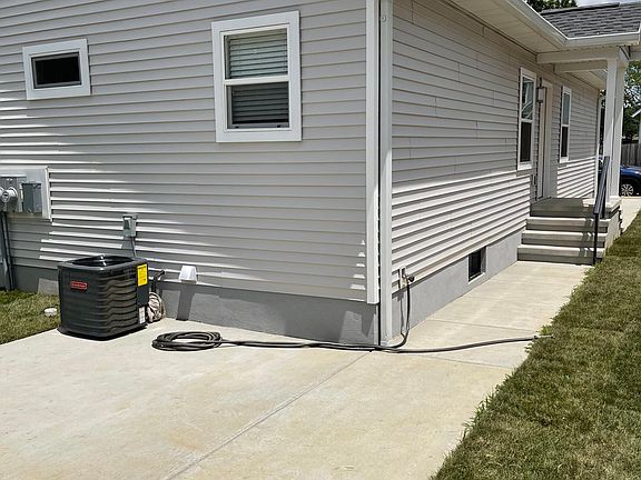 3rd image of 1225 Culver Dr