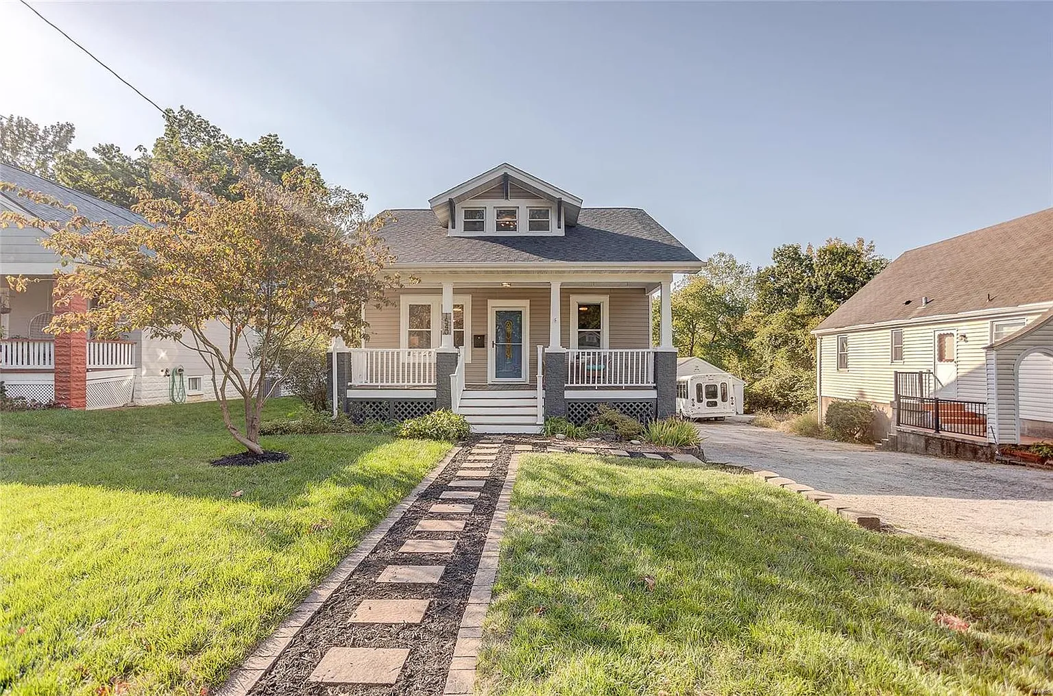 1540 Grand Ave photo 1