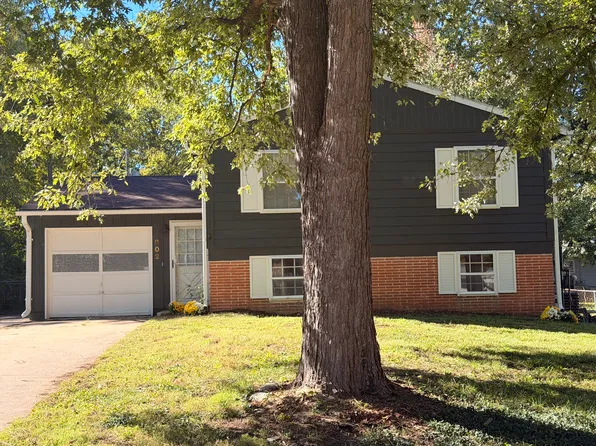 802 N Powahatan Dr, Independence, MO 64056