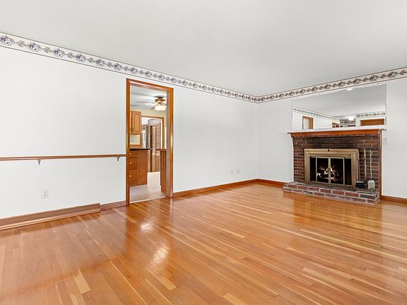 2nd image of 163 Center St