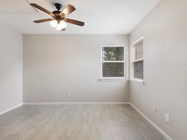 10254 Bridgeland Ln — Photo 12