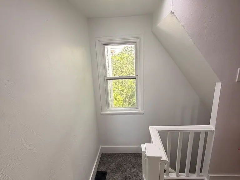 328 Murray Ave — Photo 6
