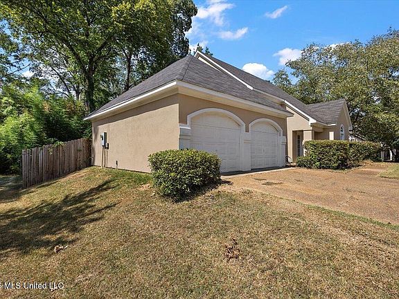 2nd image of 123 Hanover Dr