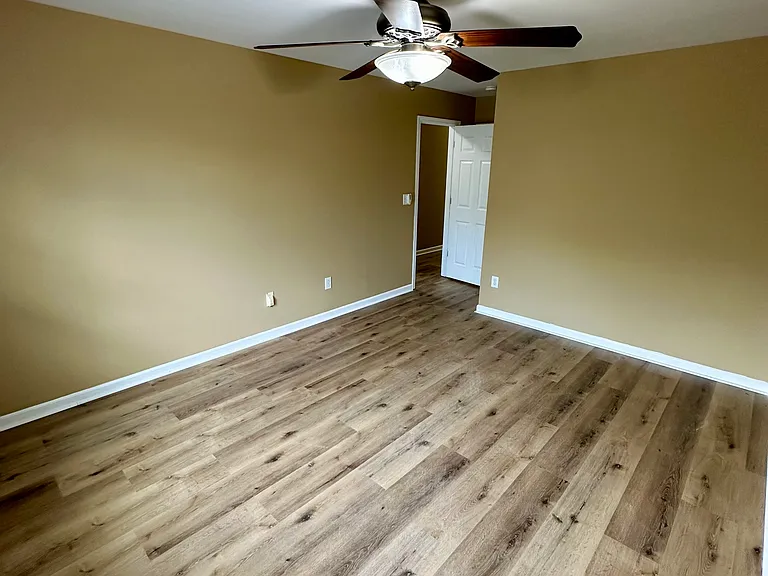 15713 Lakepoint Forest Dr — Photo 20