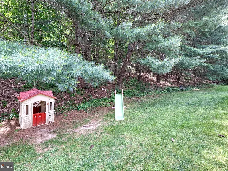 708 Leister Dr — Photo 29