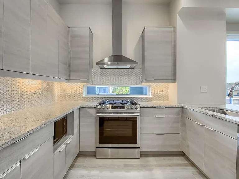 1625 N King St #1 — Photo 9