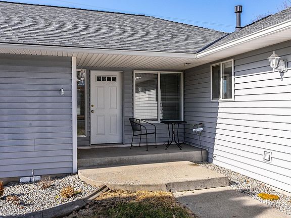 3rd image of 420 S Legg St